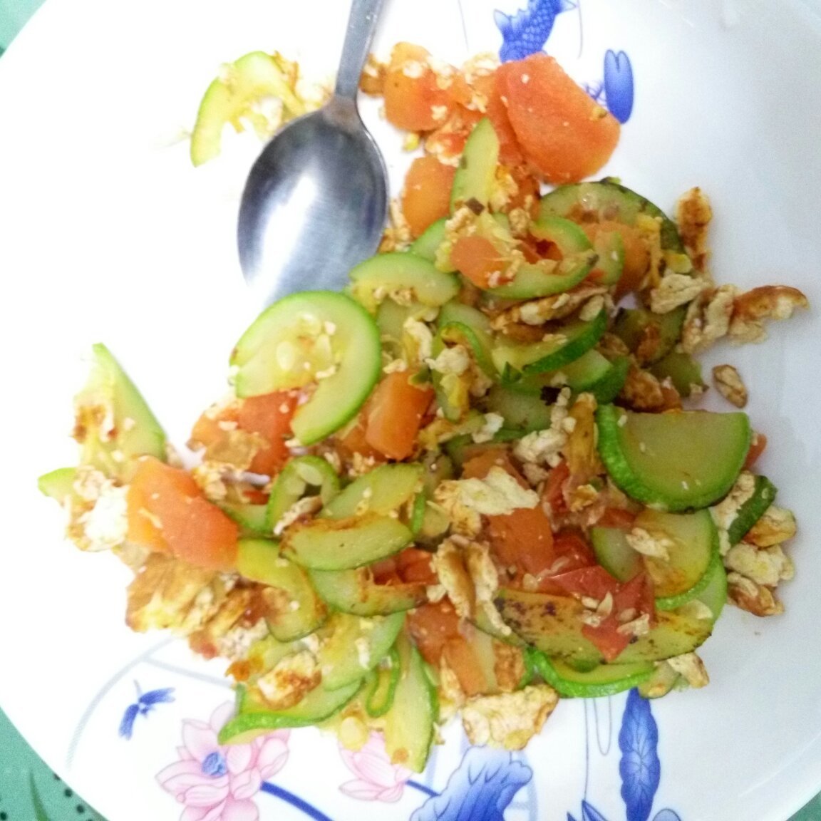 西红柿炒西葫芦