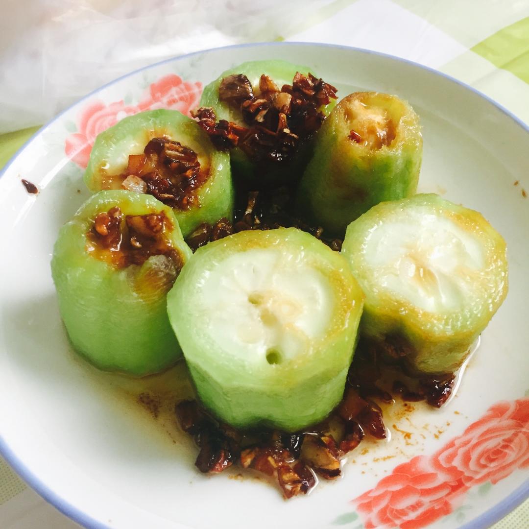 只需要五分钟就可以的美味蒜蓉蒸丝瓜