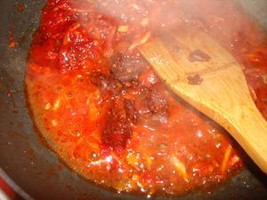 豆瓣番茄口蘑意面的做法 步骤7