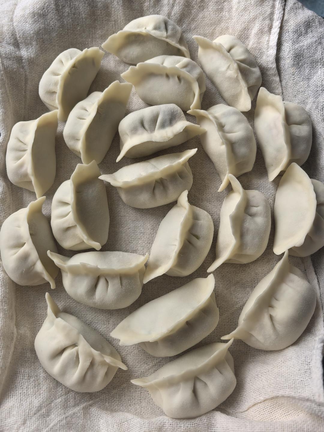 芹菜胡萝卜猪肉水饺