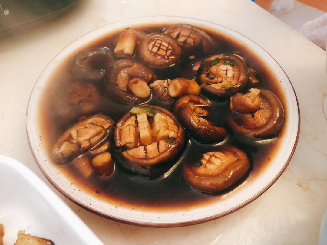 鲜嫩多汁，比鲍鱼还好吃红烧香菇