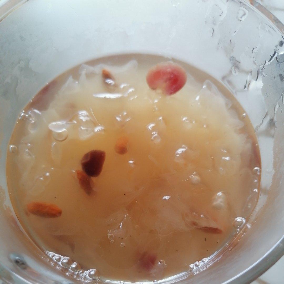蔓越莓雪梨银耳羹