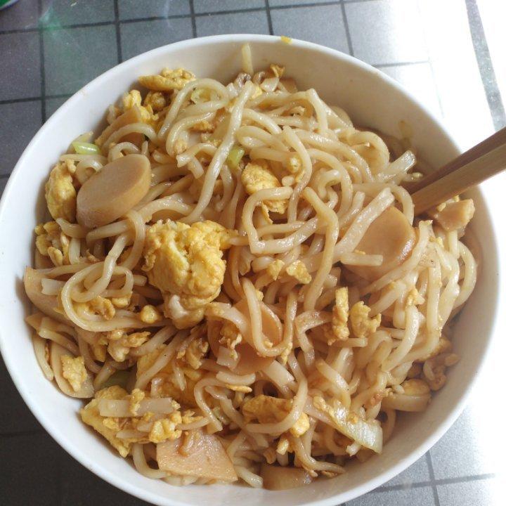 鸡蛋火腿炒面🥢