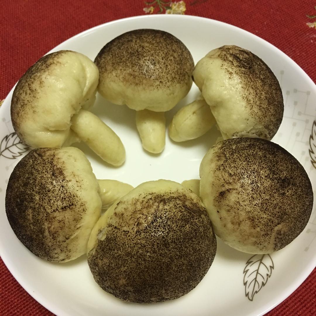 小蘑菇豆沙包