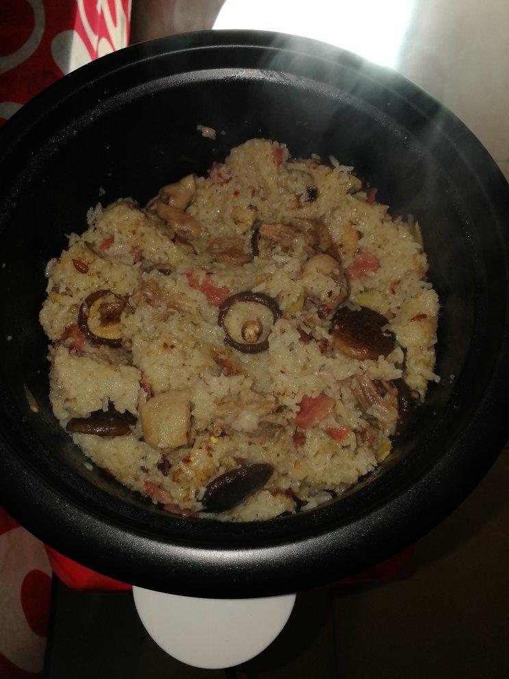 电饭锅版香菇腊肠饭