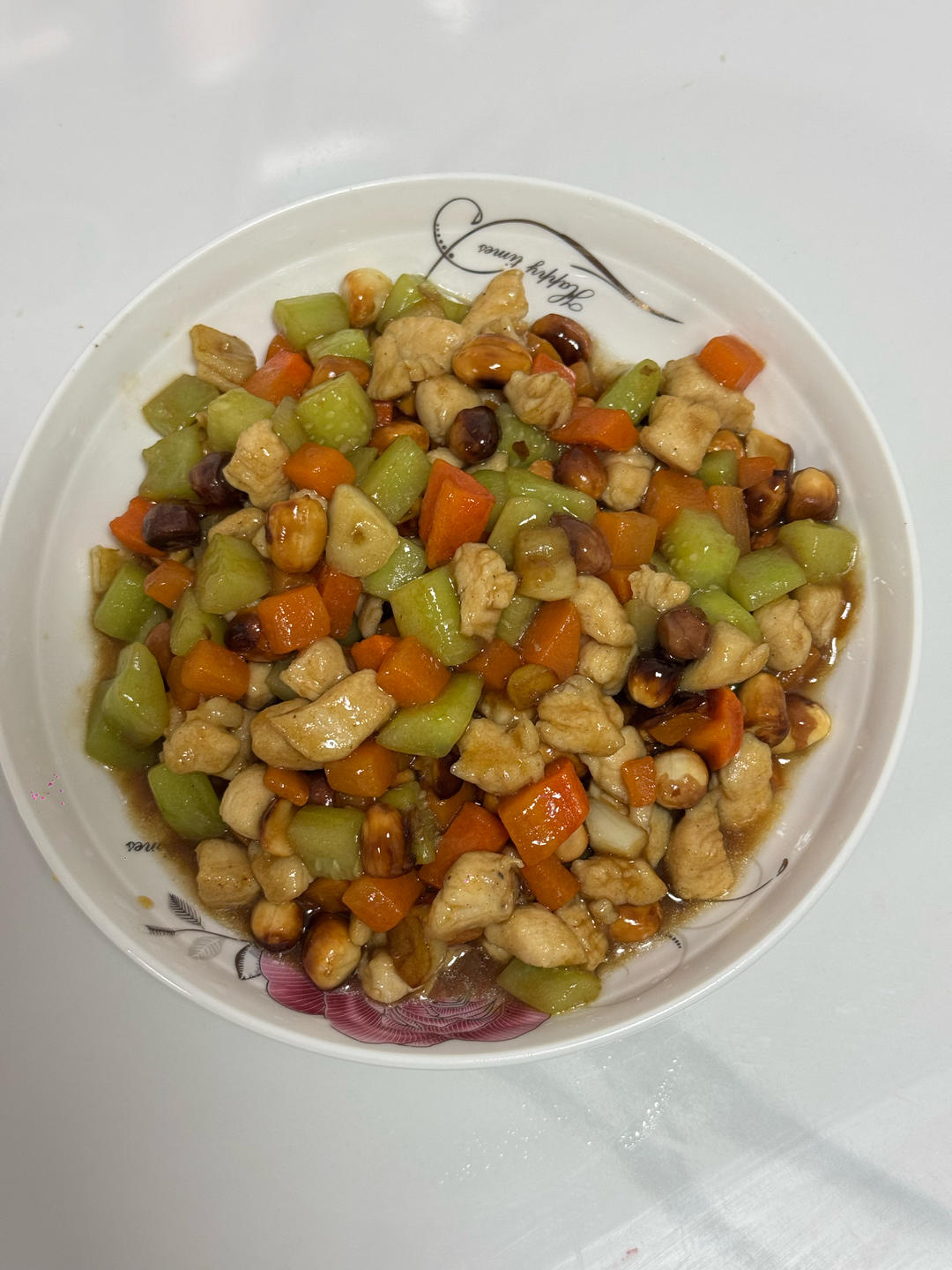 家常快手宫保鸡丁，小朋友也能吃的微辣版，小白也能复刻95%形似，90%味道！