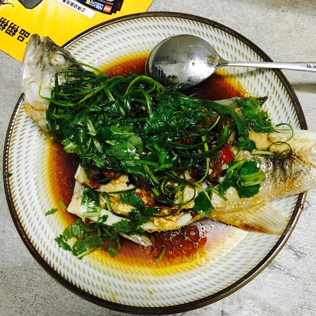 超快手微波炉蒸鱼