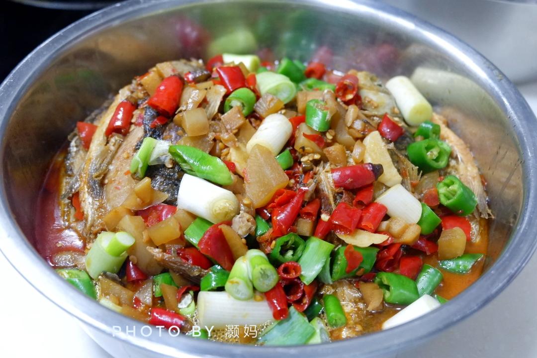 黄焖鲫鱼的做法