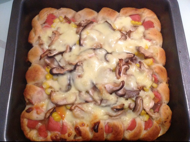 蘑菇火腿心花边比萨