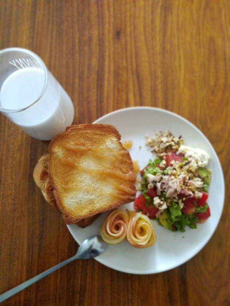 蔬菜欧姆蛋三明治