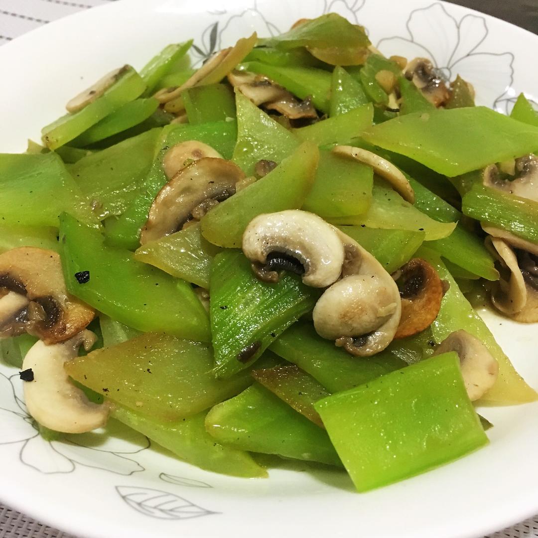 莴笋烩蘑菇