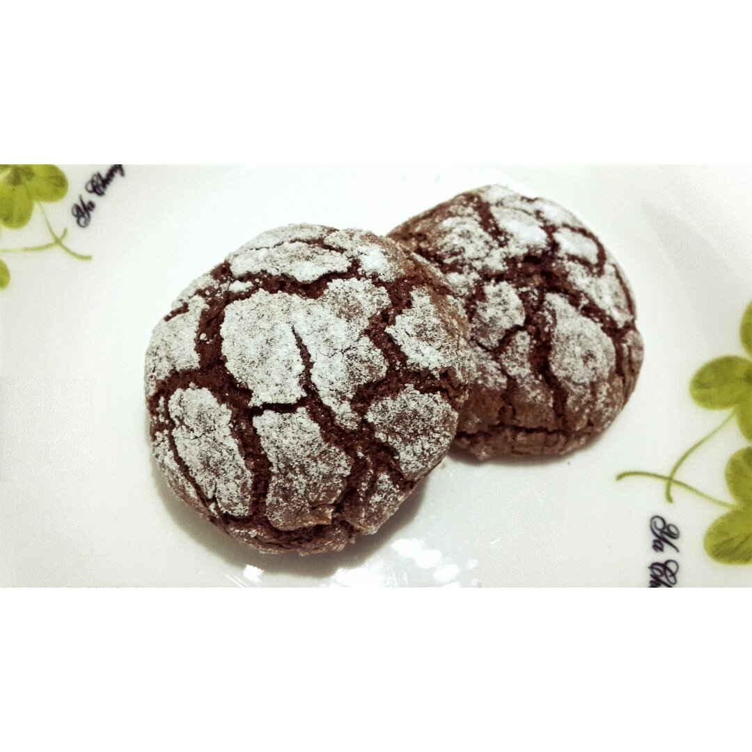 裂纹巧克力饼干