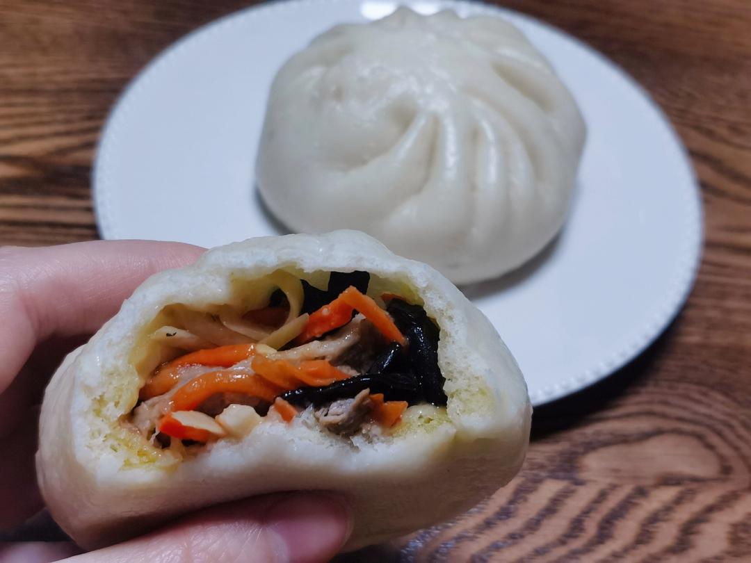 胡萝卜木耳鸡蛋素包子