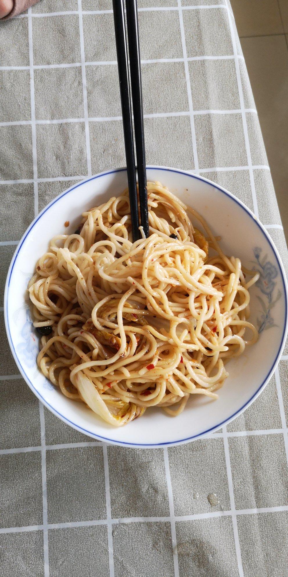 吃三碗不过瘾的懒人拌米粉