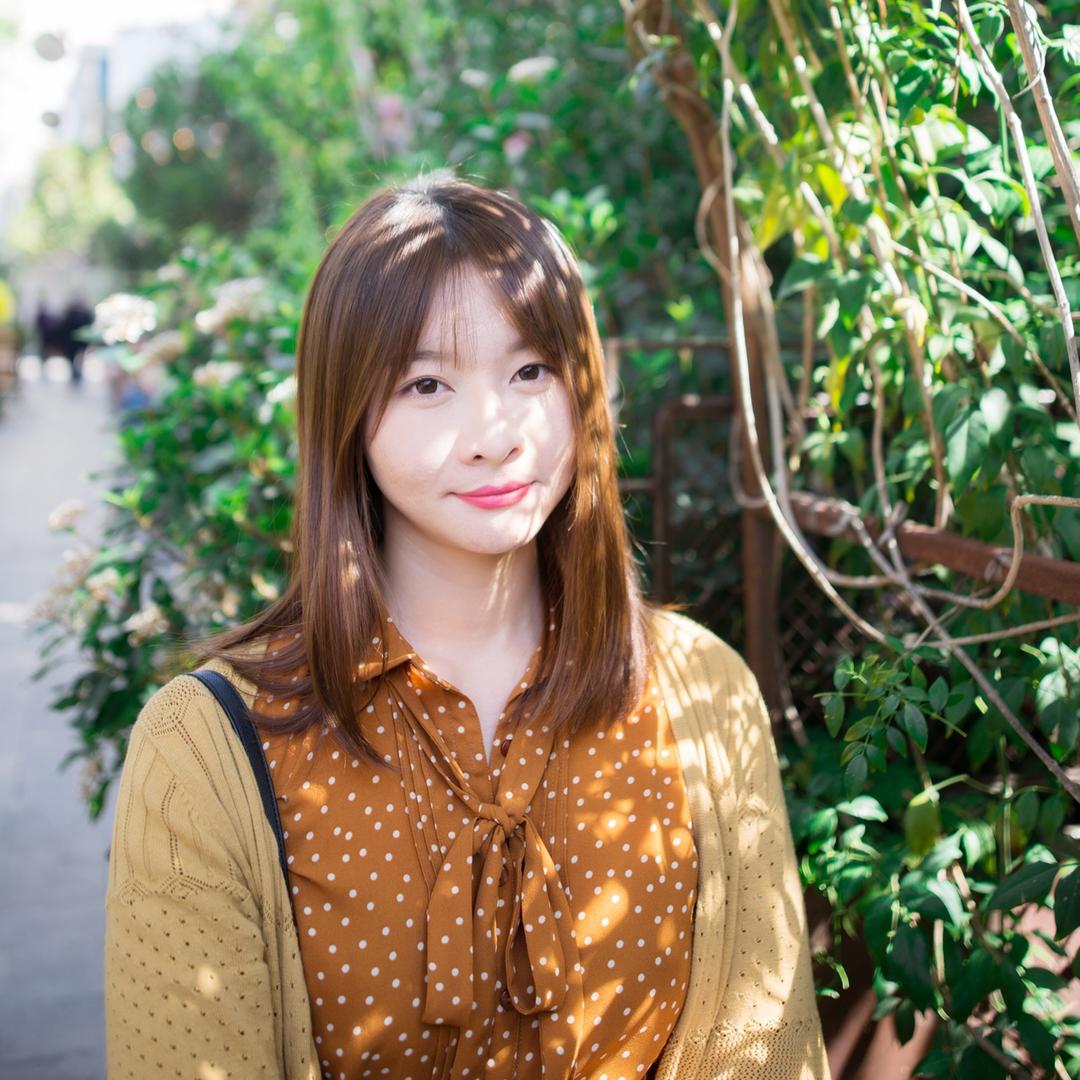 眼袋比眼大的阿姨