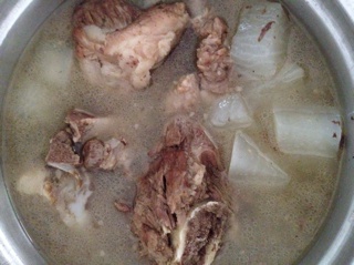 大骨萝卜汤