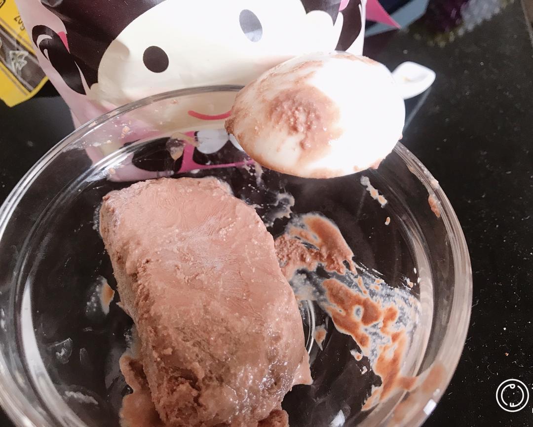 蜂蜜黑芝麻豆腐冰淇淋