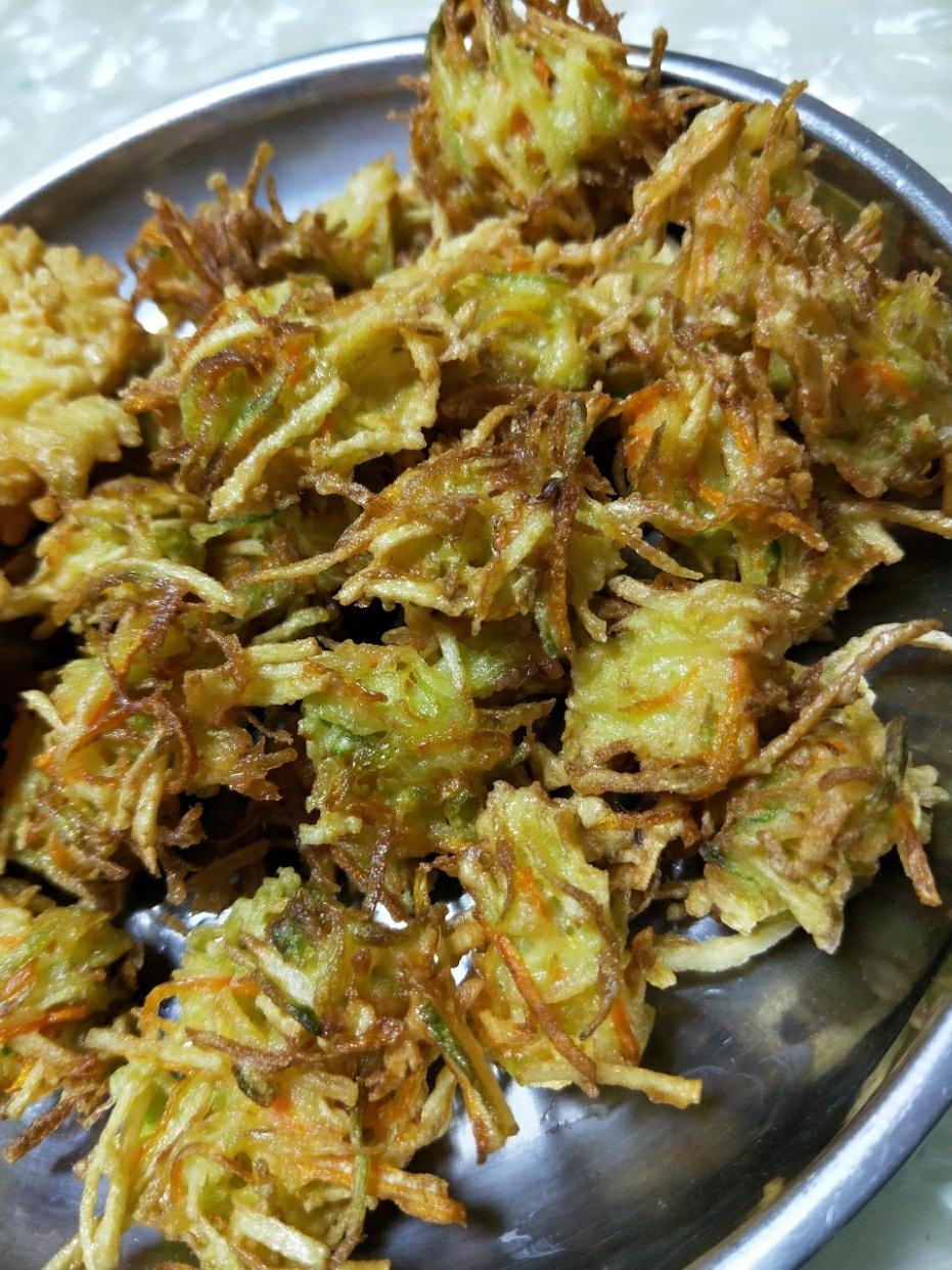 炸萝卜丝丸子