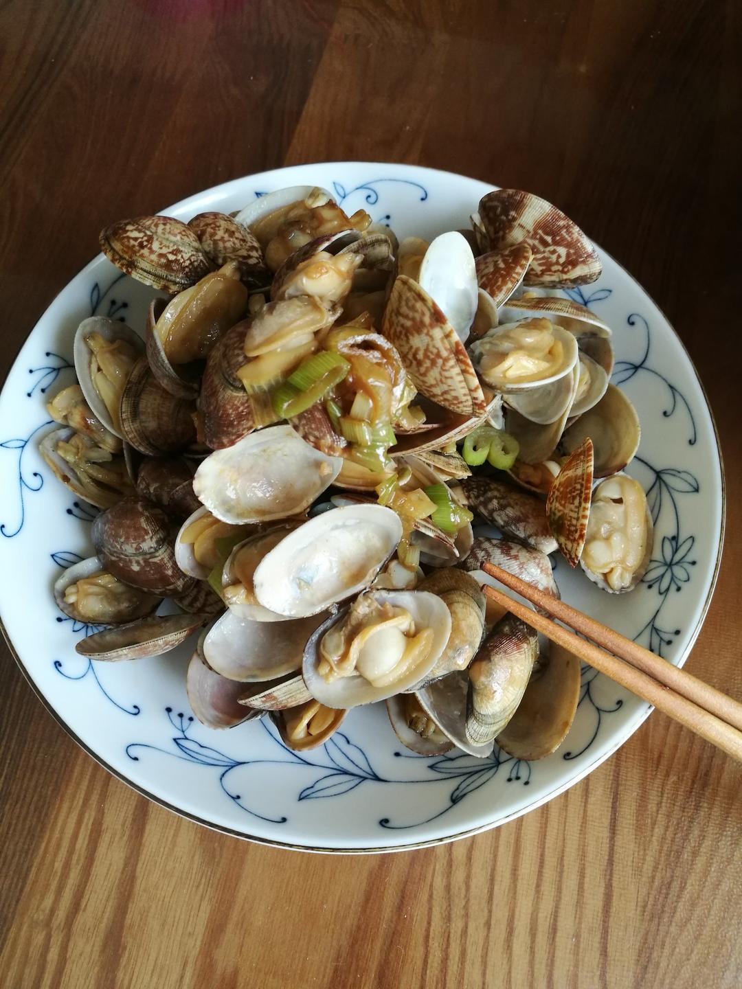 葱炒花蛤