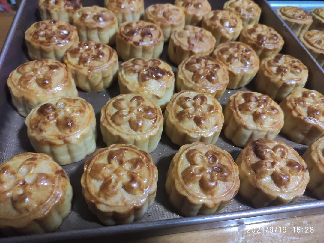 广式月饼——蛋黄莲蓉月饼