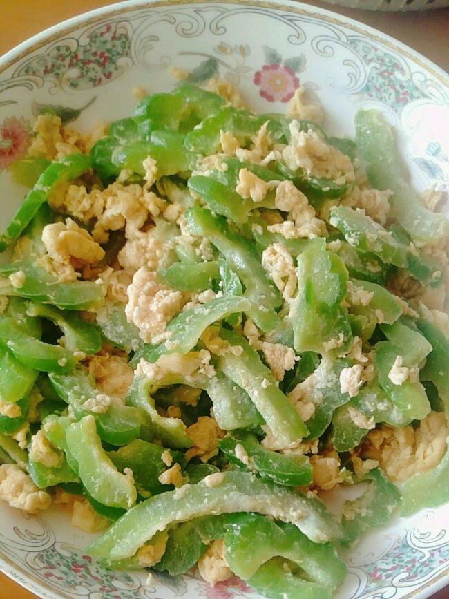 简单版苦瓜炒鸡蛋！