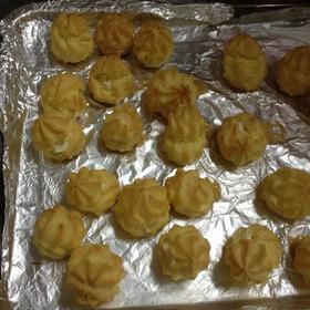 莫尼卡美食厨房：Chouquettes 法式小泡芙