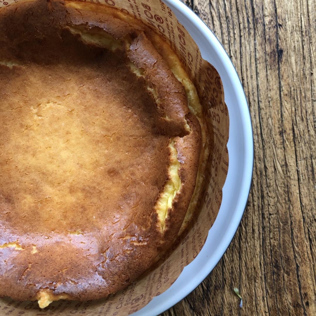 低糖版的网红巴斯克奶酪蛋糕(Basque Burnt Cheesecake) --- 消耗谈奶油和奶油奶酪