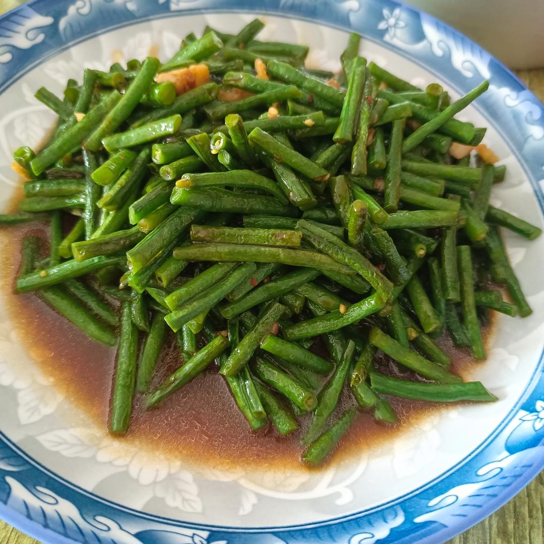 蒜炒豇豆（长豆角）