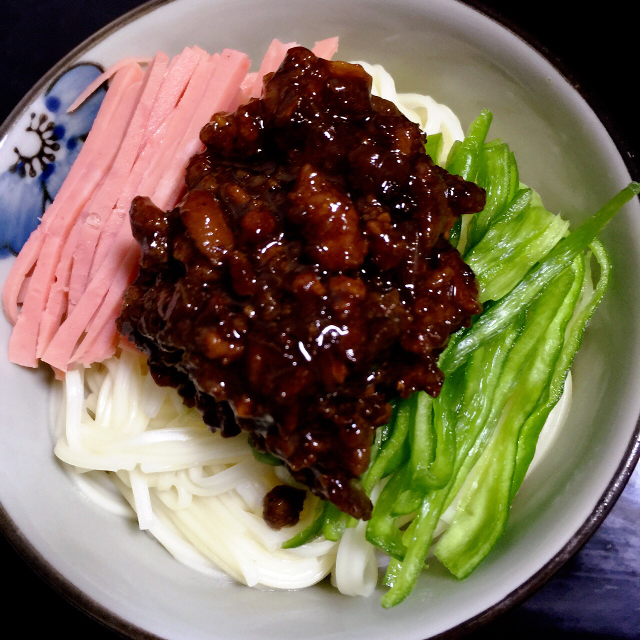 烦里格樊做的老北京炸酱