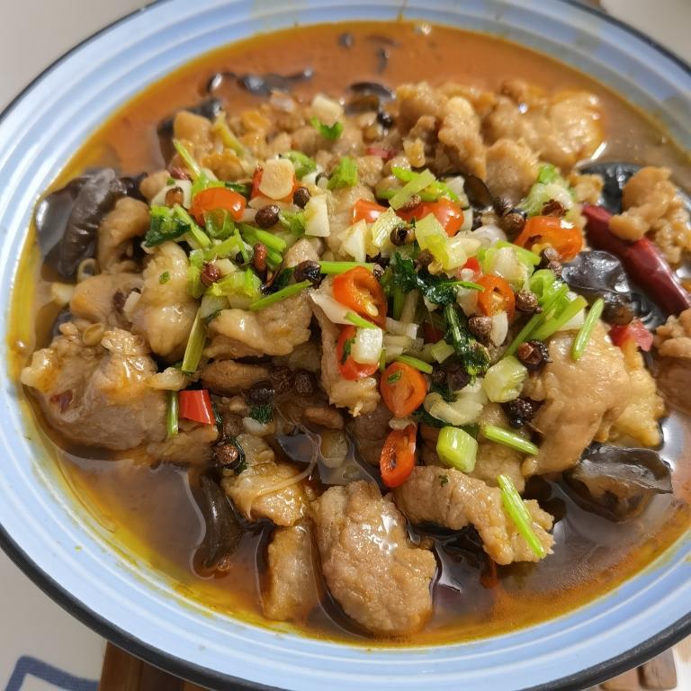 水煮牛肉（火锅底料煮一切）的做法