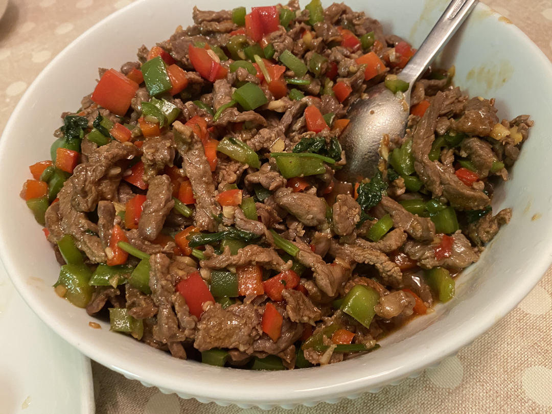 厨师长教你：“碎炒牛肉”的家常做法，开胃又下饭，先收藏起来