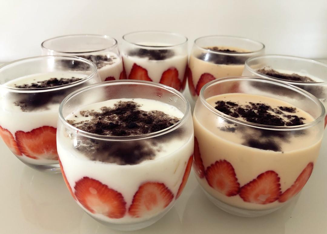 大-头-娃做的水果酸奶杯