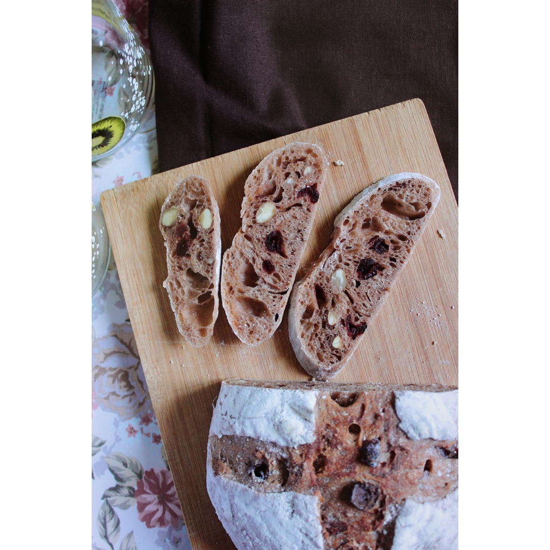 天然酵种肉桂葡萄干核桃欧包（附处理湿面团方法）