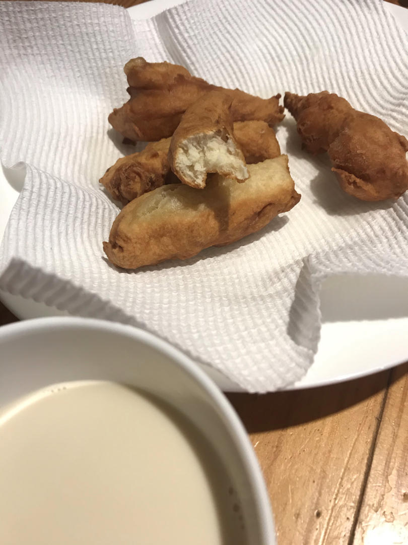这些天，我炸油条的技术越来越炉火纯青了