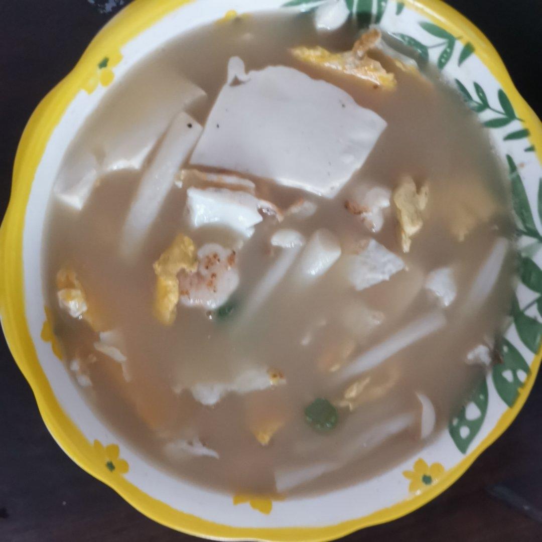 鲜虾菌菇豆腐汤