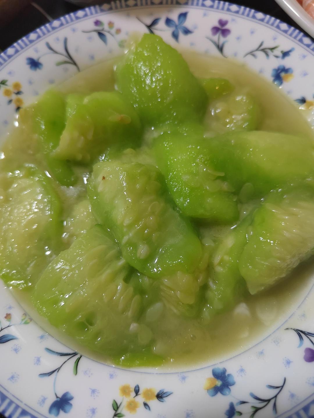 素炒丝瓜|这样做绝了！简单又好吃！