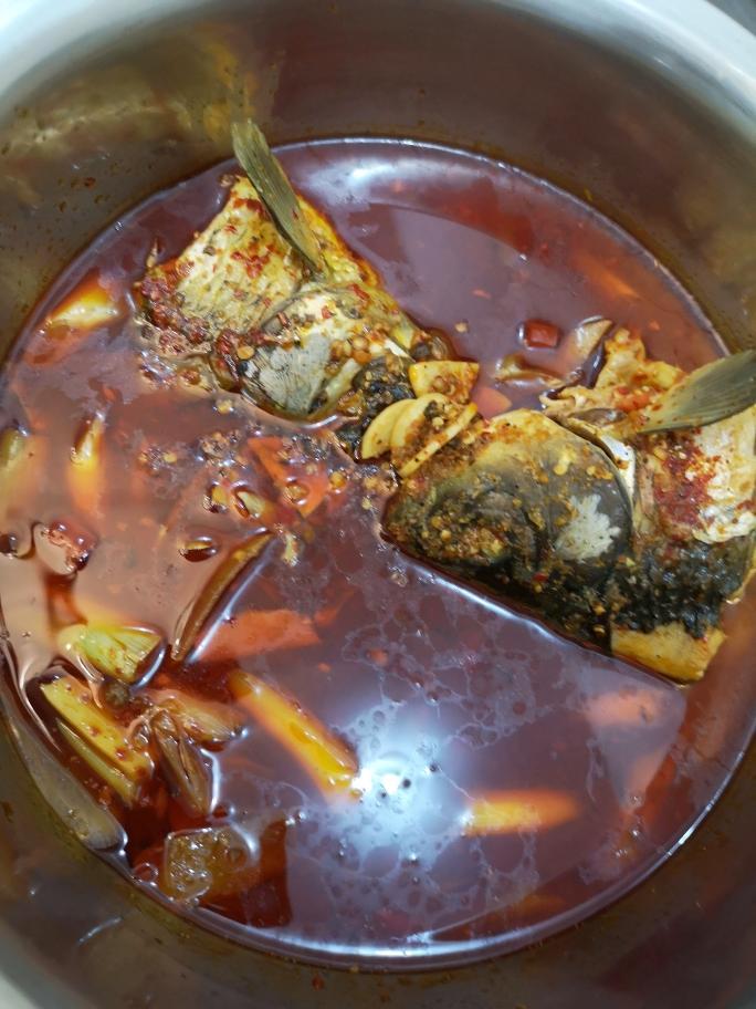火锅鲫鱼