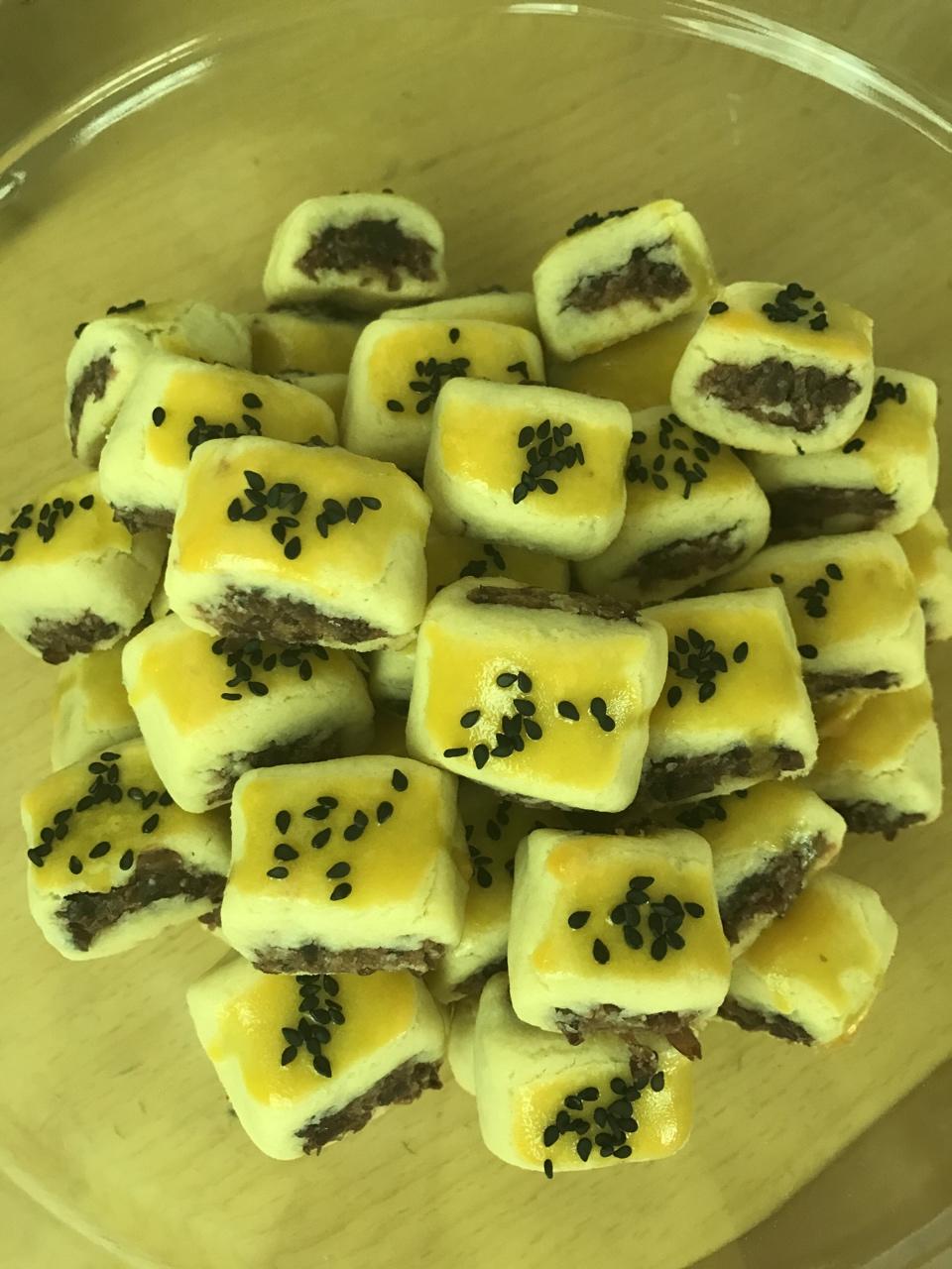 一口豆沙酥