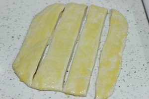 日式香浓炼乳面包的做法 步骤5