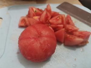番茄炒蛋🍅＋胡萝卜的做法 步骤2