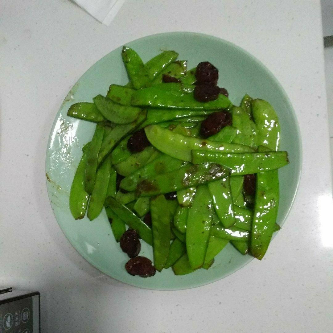 腊肠炒荷兰豆