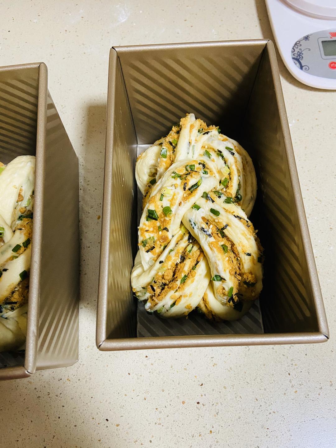 葱香肉松吐司蒸烤箱