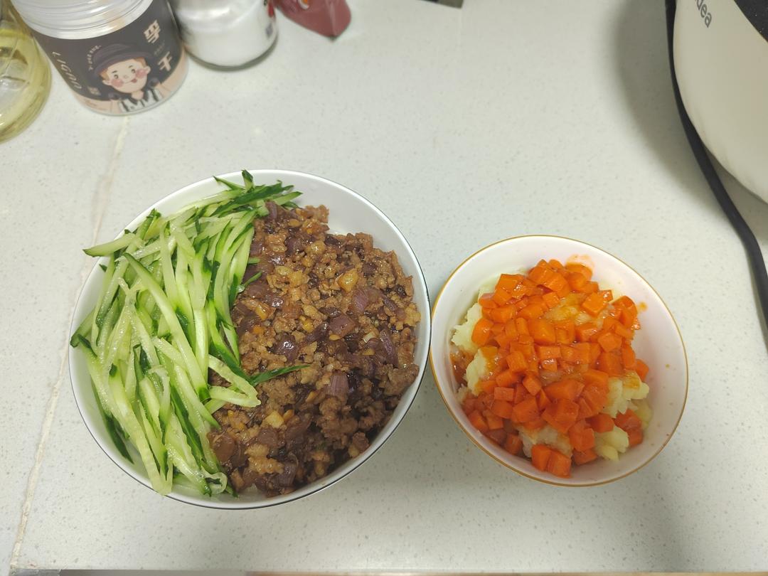 十分钟做好一盘肉酱拌面，太好吃了😋