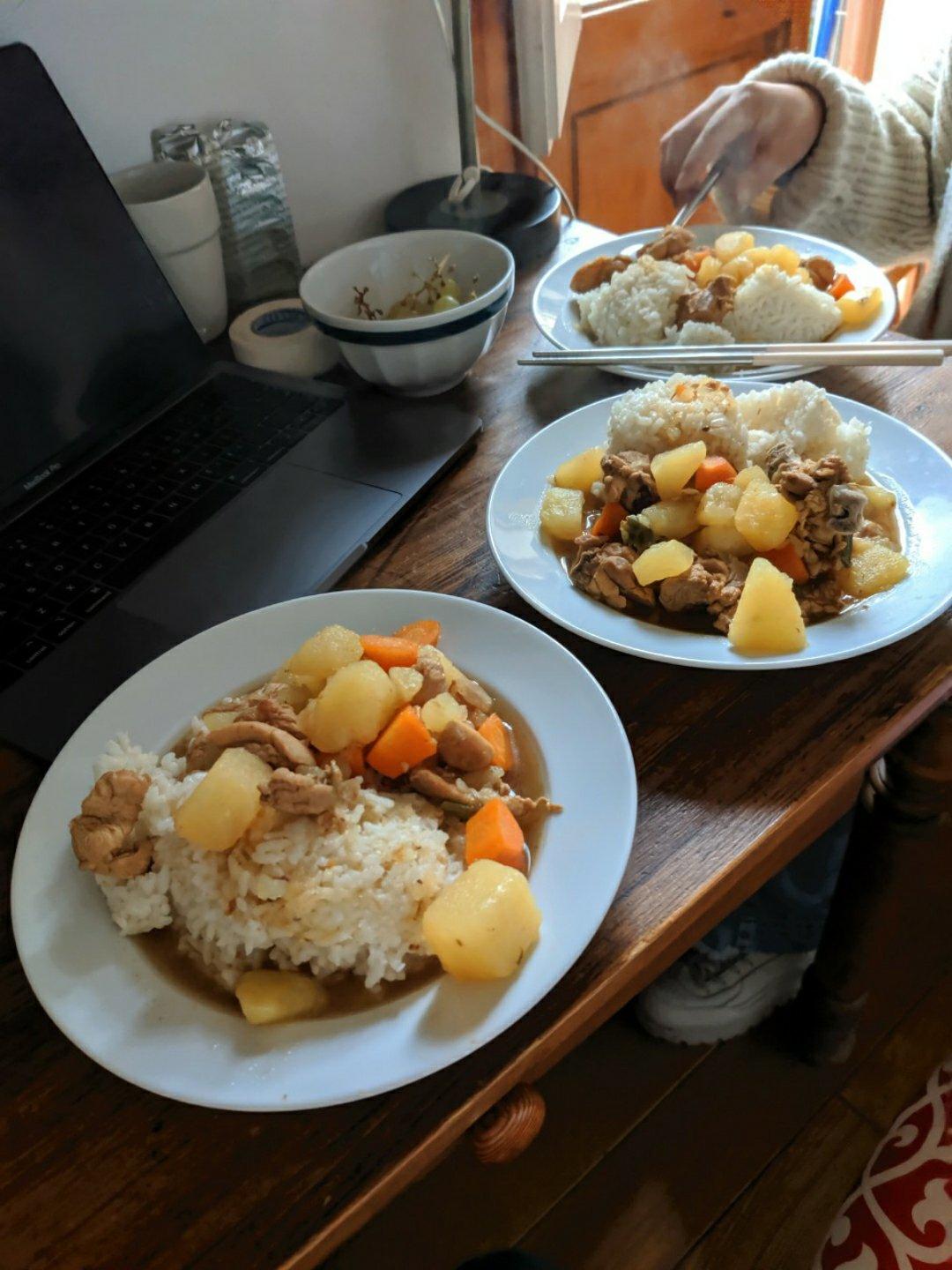 土豆炖鸡块