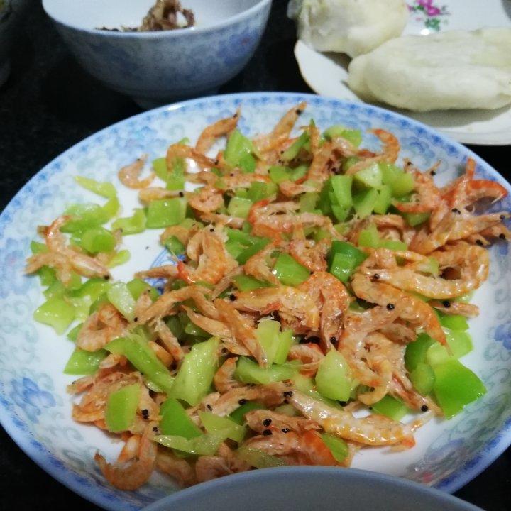 味道超棒的青椒虾皮
