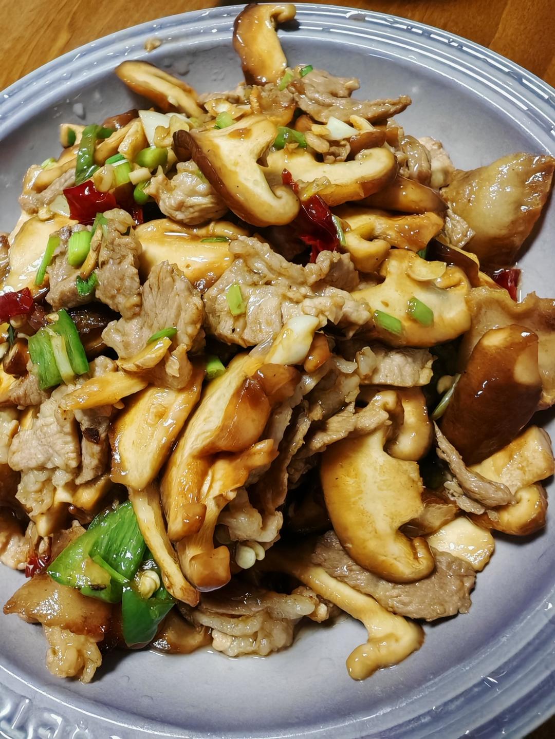香菇炒肉｜贼香