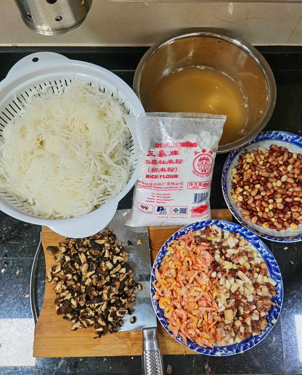 传统广式萝卜糕             （4斤萝卜1斤粘米粉）