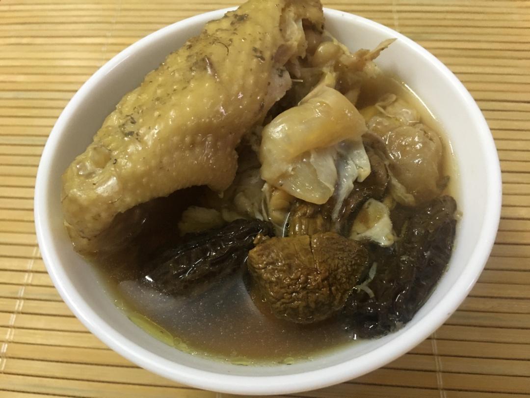 药师推荐对症慢性胃炎食疗方.羊肚菌干贝炖花胶