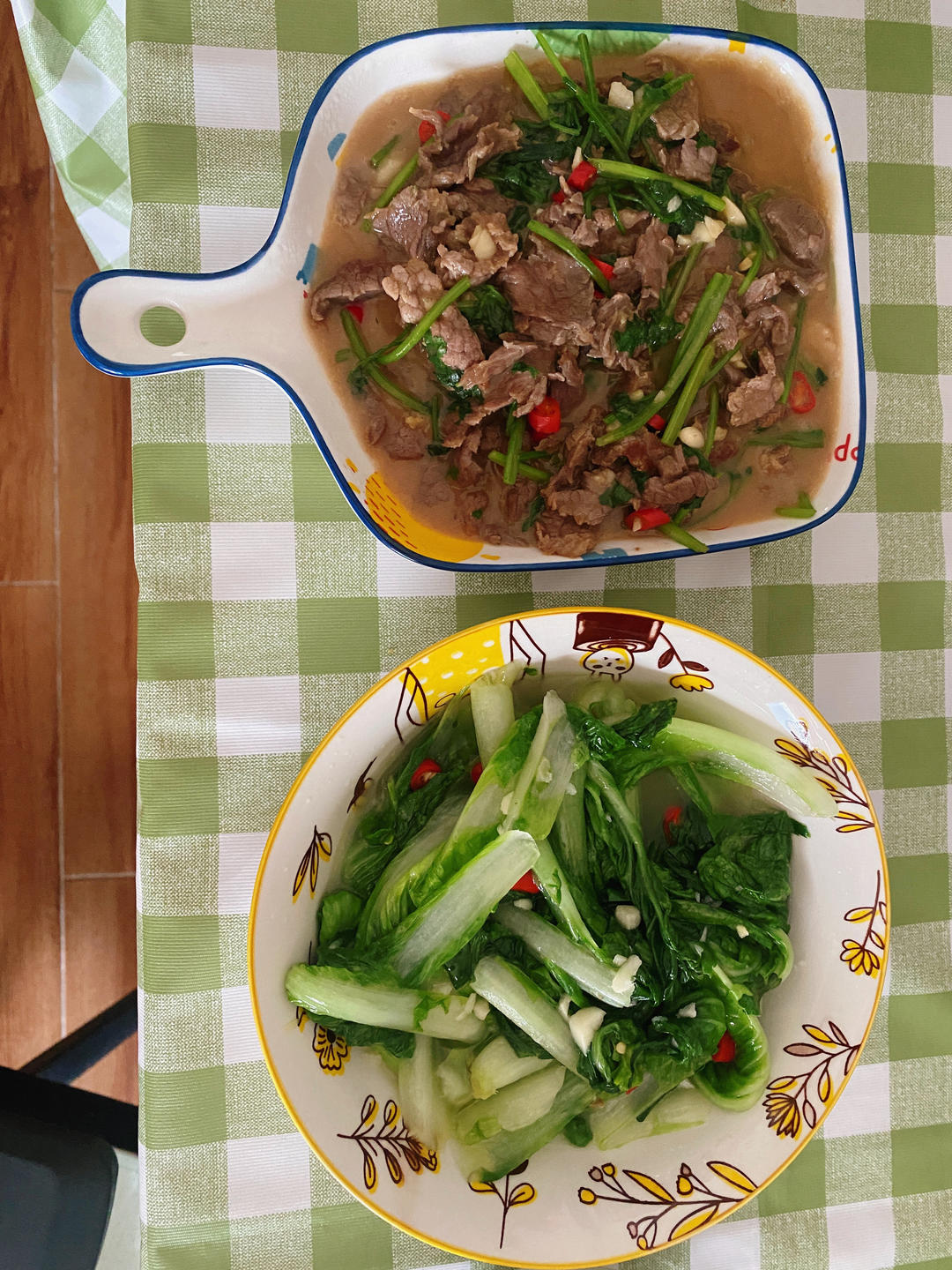 香菜爆炒牛肉（主打嫩）