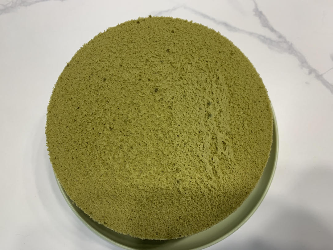 6寸抹茶戚风蛋糕，就算出现东非大裂谷，也一样好吃！不影响口感的！